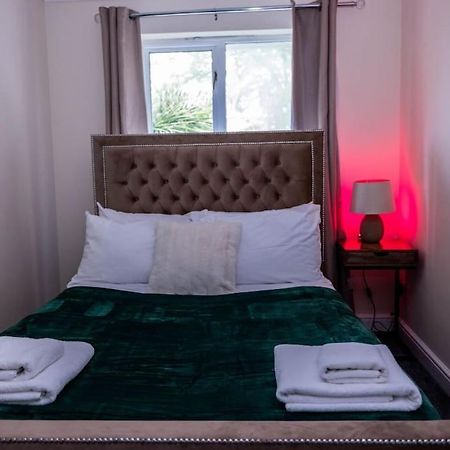 3 Bedrooms House-Sofabed-Parking-Bbqstove-Garden London Eksteriør bilde