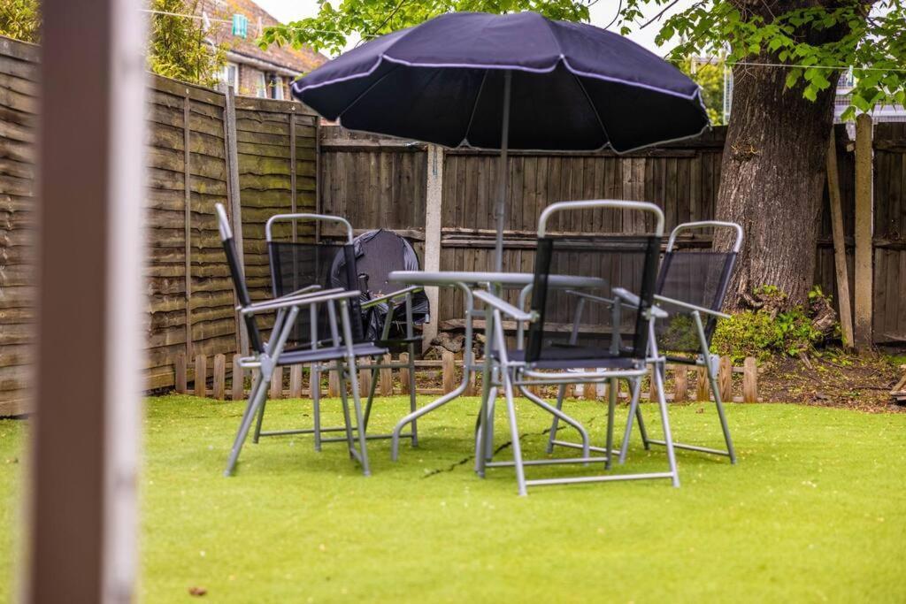 3 Bedrooms House-Sofabed-Parking-Bbqstove-Garden London Eksteriør bilde