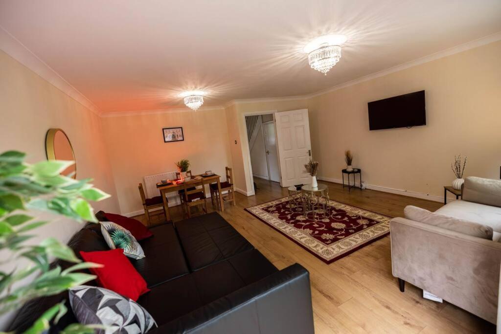 3 Bedrooms House-Sofabed-Parking-Bbqstove-Garden London Eksteriør bilde